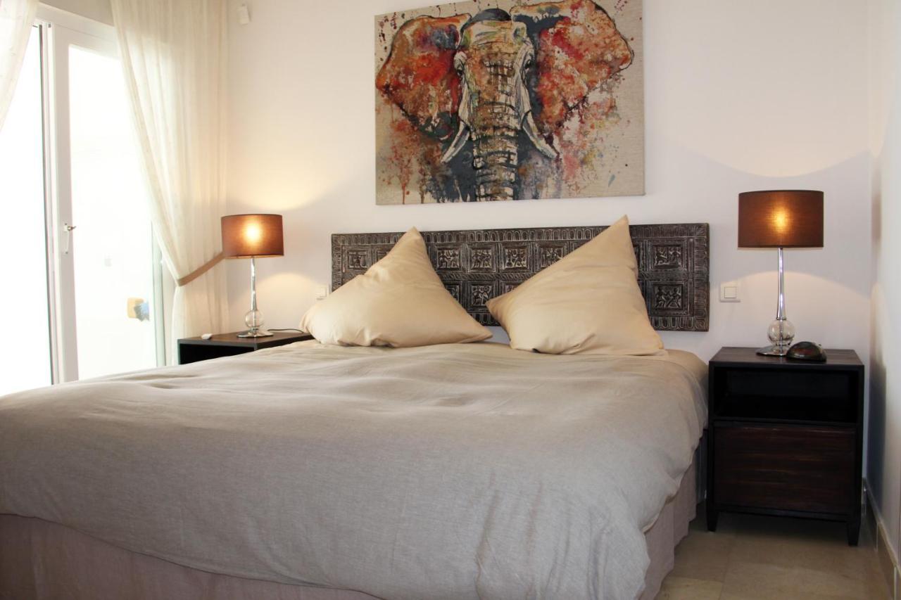 D12 Espectacular y moderno apartamento en primera línea - Estepona - Sinfonia del Mar Exterior foto